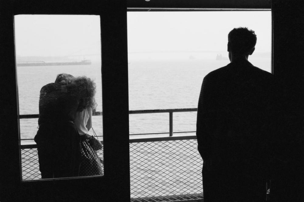 Jörg Rubbert, A Couple kissing at the railing, Staten Island Ferry, 1990
