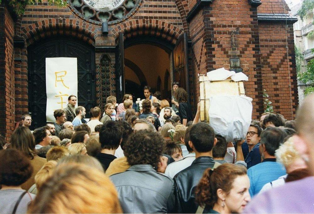 Samariterkirche in Berlin-Friedrichshain, Mitte Juni 1989
